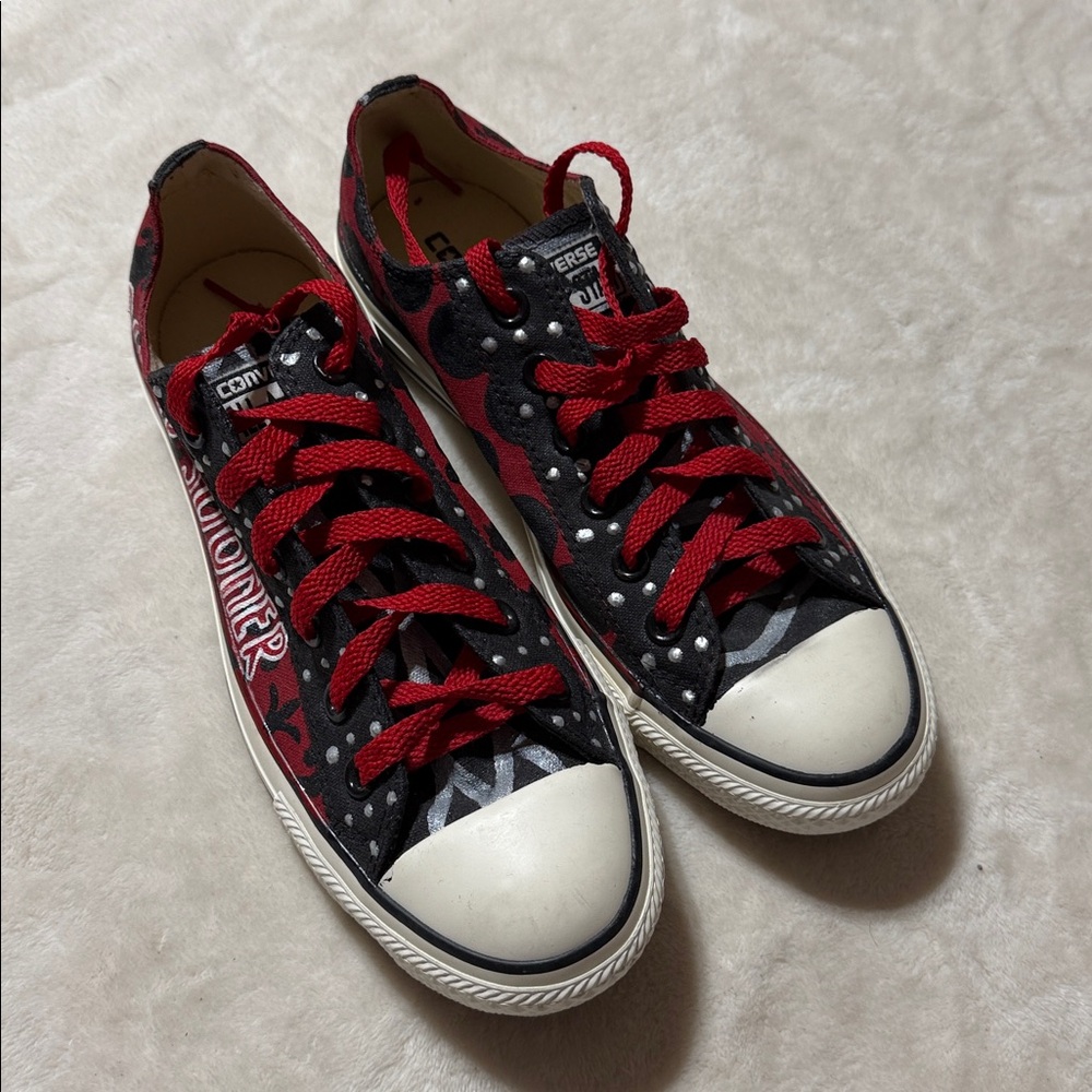 Converse All Star Chuck taylor sneakers 8 woman’s / men’s 6